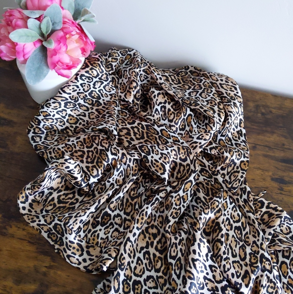 🌿VICTORIA'S SECRET ROBE🌿 - Picture 2 of 10